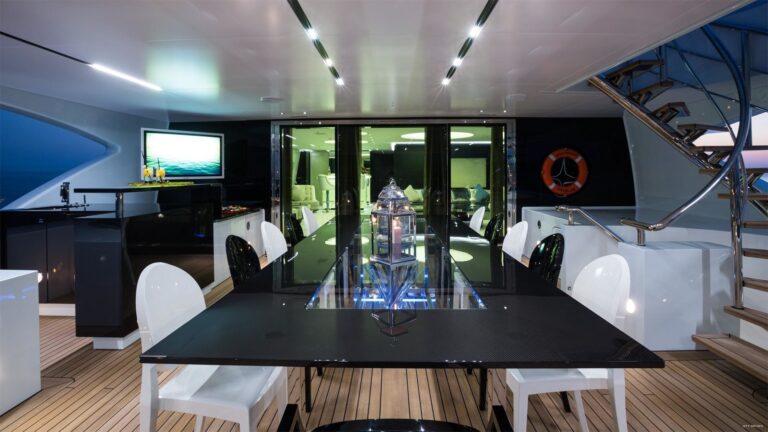 alfresco dining option