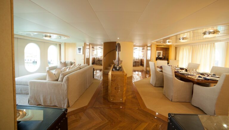 The 55m Yacht OCEANA