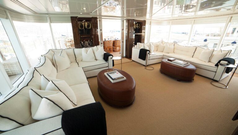The 55m Yacht OCEANA