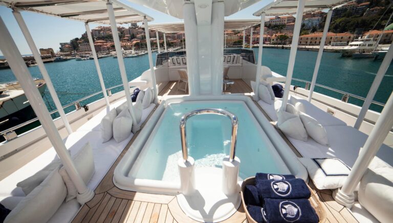 The 55m Yacht OCEANA