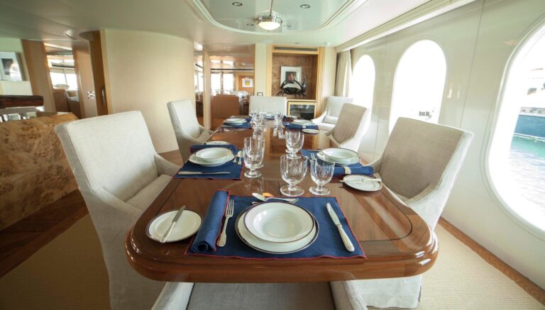 The 55m Yacht OCEANA