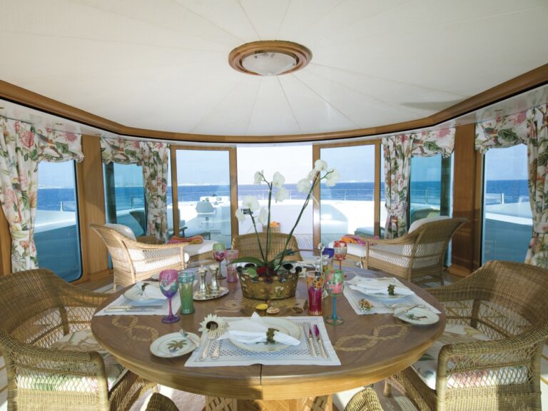 The 55m Yacht QUEEN MAVIA