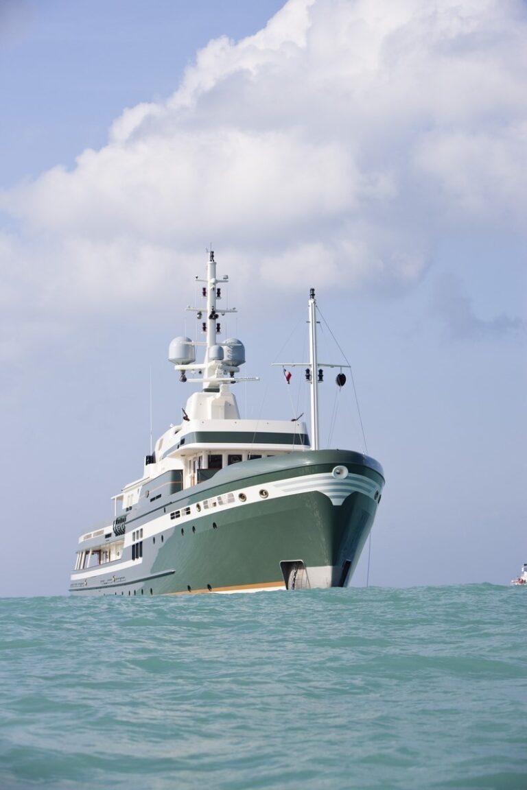 The 55m Yacht STEEL