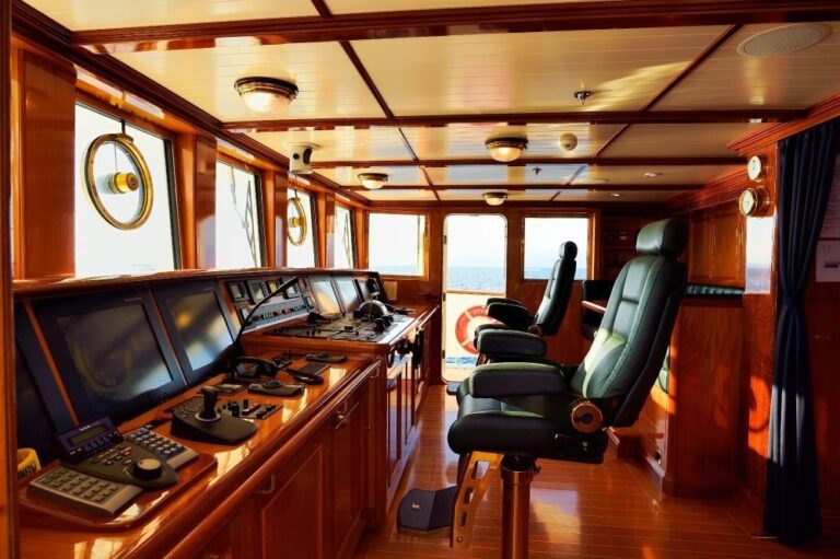 The 55m Yacht STEEL
