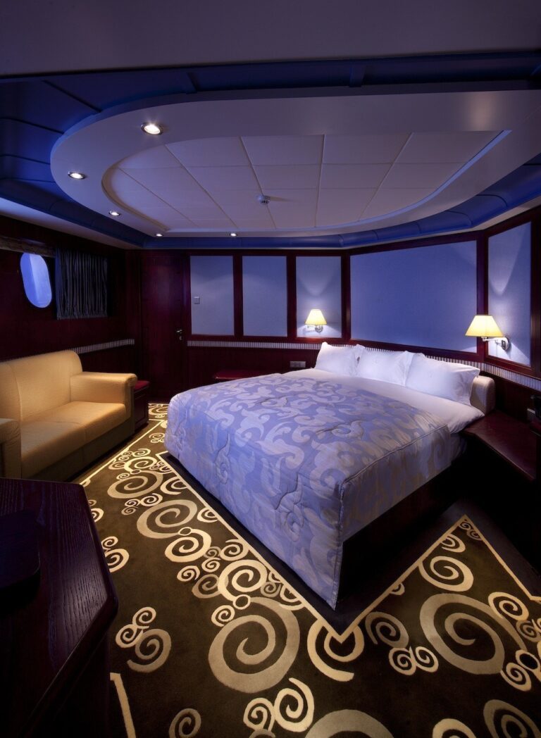 The 55m Yacht WARSAN