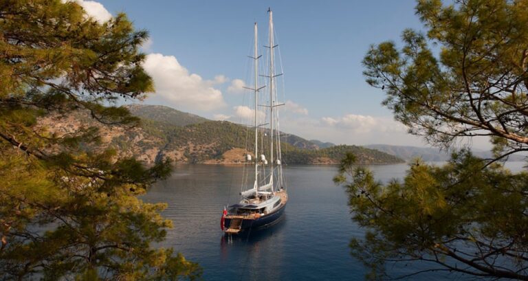 The 56m Yacht MELEK