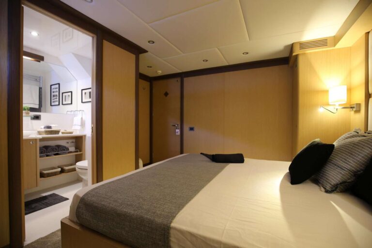 Double cabin