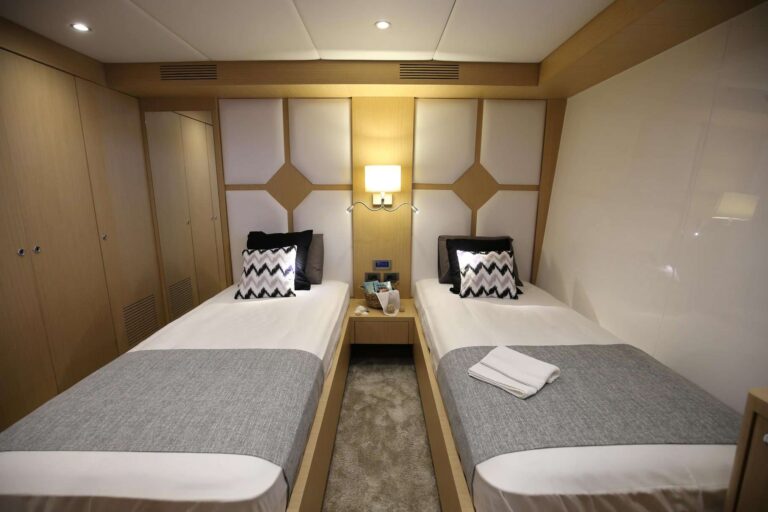 Twin cabin