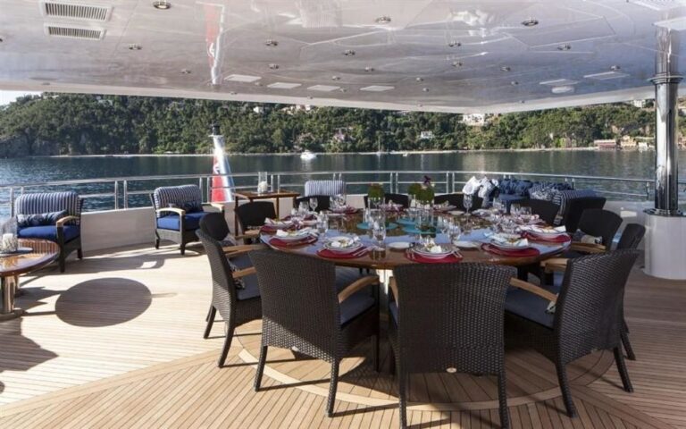 aft deck dining alfresco