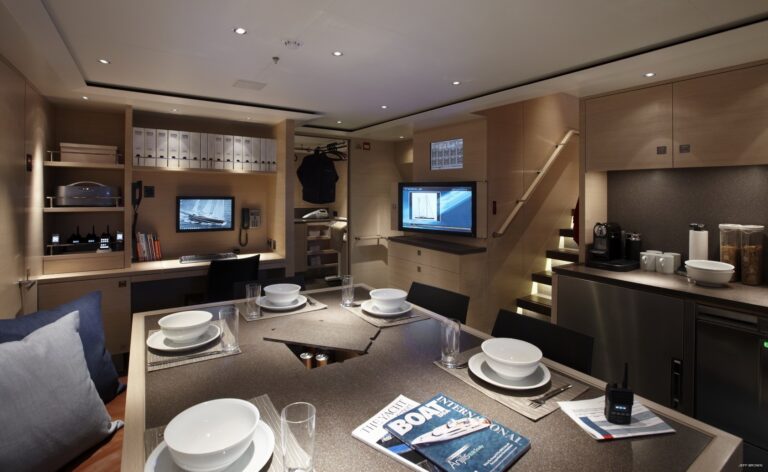 Eating/dining Saloon On Board Yacht TWIZZLE