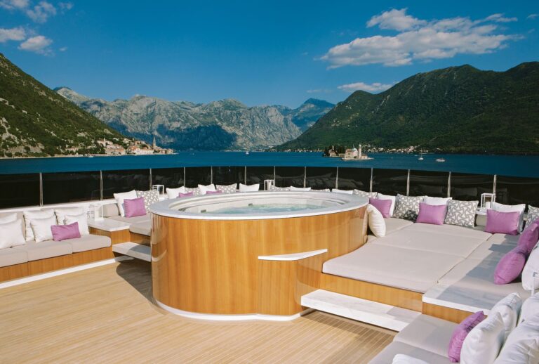 Jacuzzi Pool Aboard Yacht CARPE DIEM