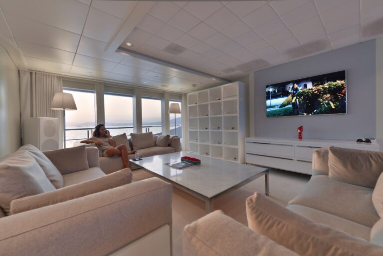The 58m Yacht IDOL