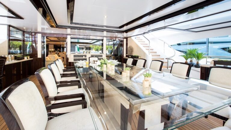 upper deck dining area