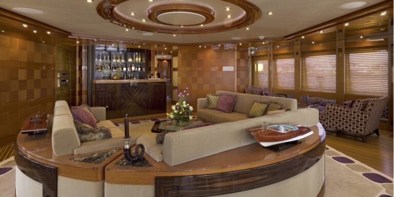 Drinks Bar: Yacht LADY SHERIDAN's Sky-lounge Pictured