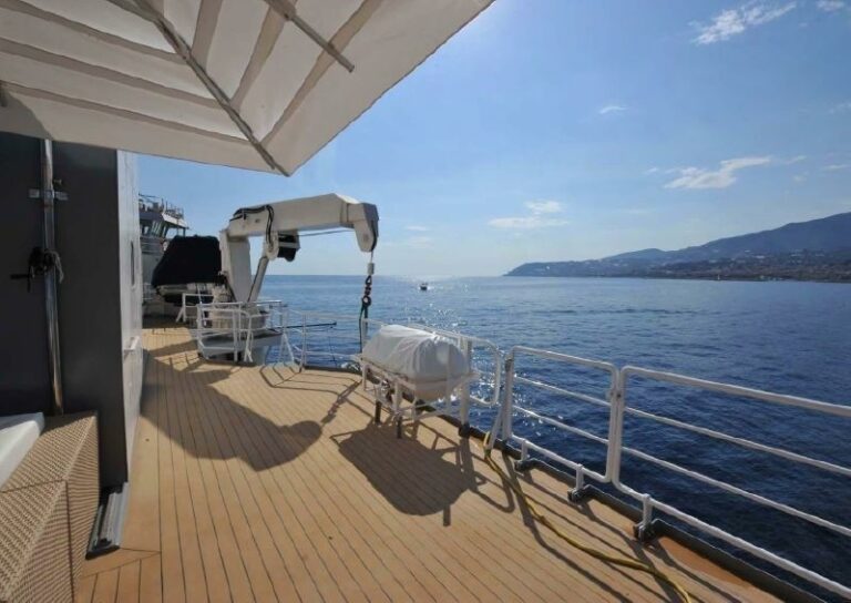 The 59m Yacht AKULA