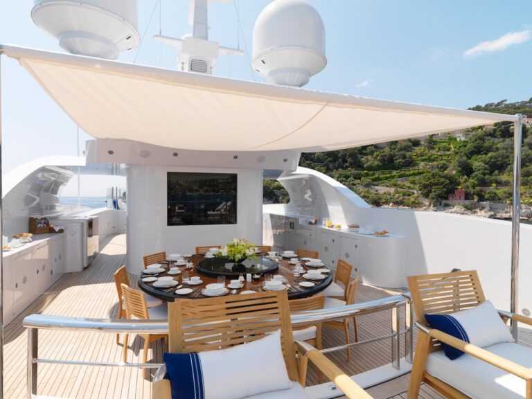 sundeck dining alresco