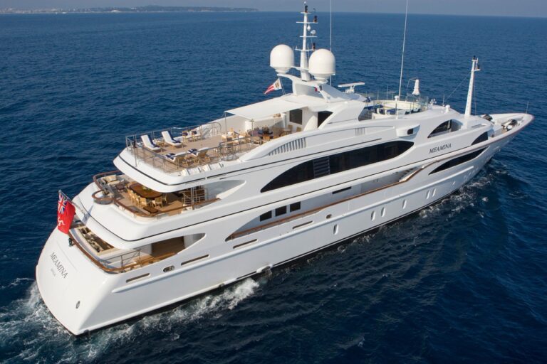Profile Aboard Yacht MEAMINA