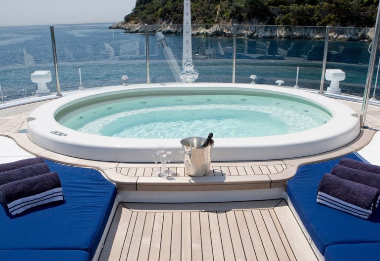 Jacuzzi Pool Upon Sun Deck Aboard Yacht MEAMINA