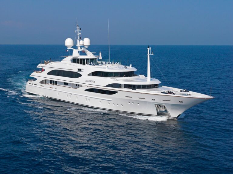 Profile Aspect Aboard Yacht MEAMINA