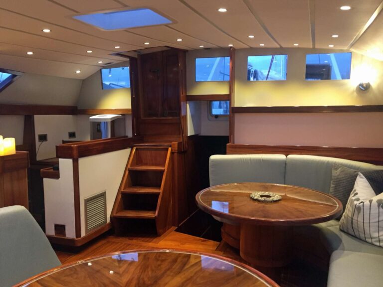 Main salon view aft
