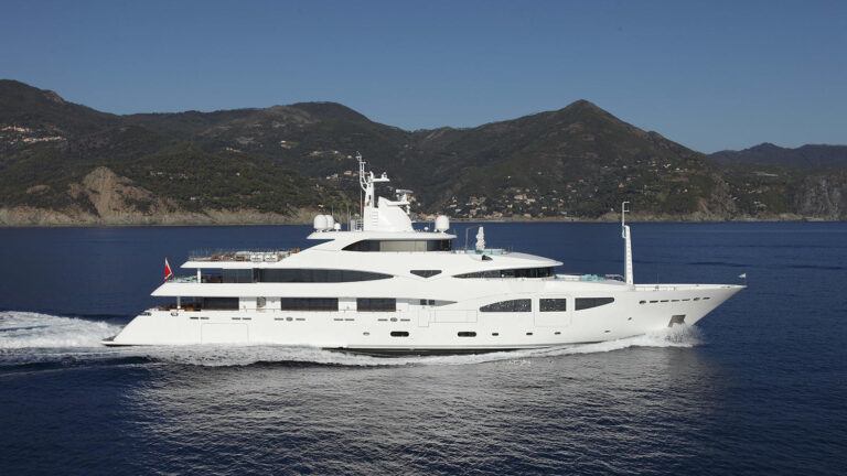 60M CRN SUPERYACHT - Running Profile