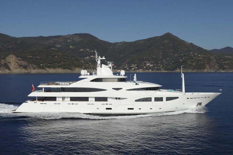60M LUXURY DISPLACEMENT SUPERYACHT