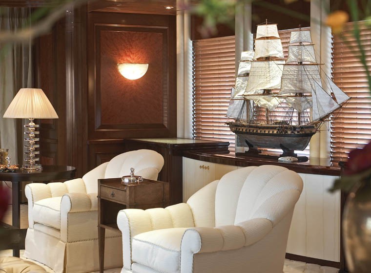 Sitting: Yacht BLUE MOON's Premier Saloon Photograph