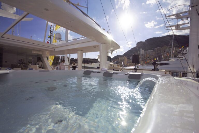 The 60m Yacht KATINA
