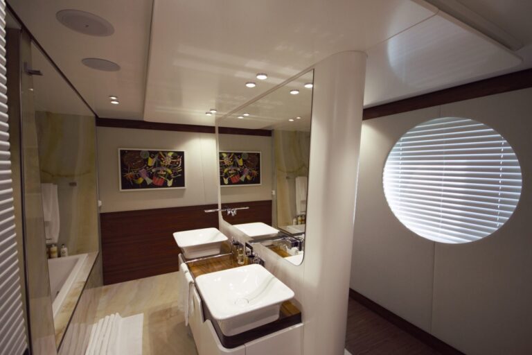 The 60m Yacht KATINA