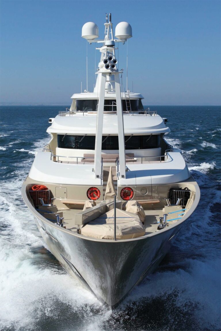 The 60m Yacht LIGHT HOLIC