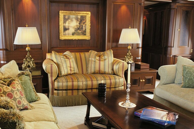 Sitting: Yacht PARAFFIN's Premier Saloon Captured