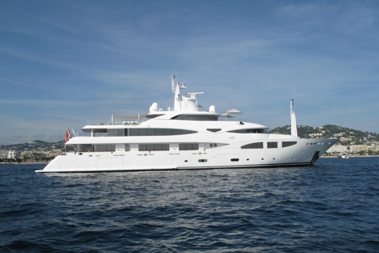 The 60m Yacht RAMBLE ON ROSE