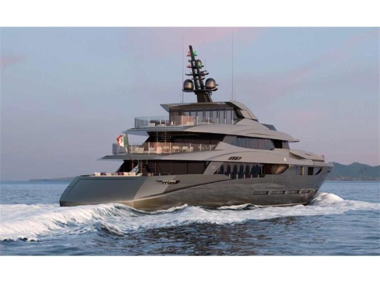 The 60m Yacht SARASTAR