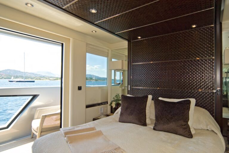 The 60m Yacht SLIPSTREAM