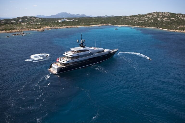 The 60m Yacht SLIPSTREAM