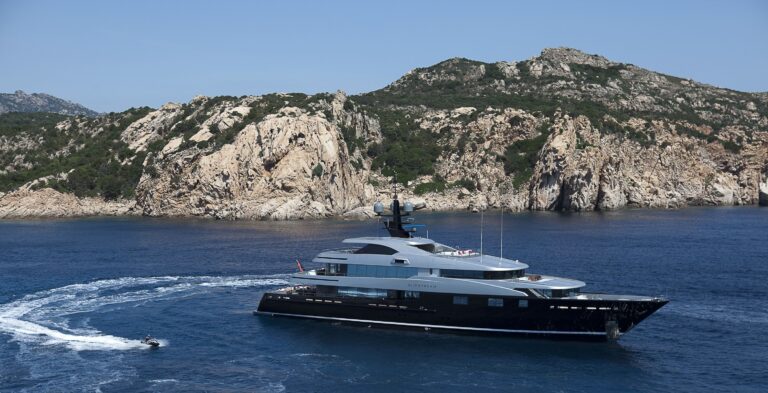 The 60m Yacht SLIPSTREAM