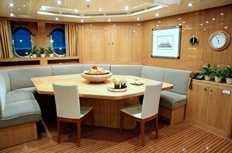 The 60m Yacht SUNDAY