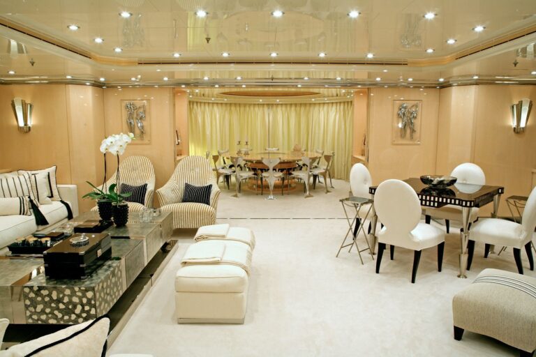 The 60m Yacht SUNDAY