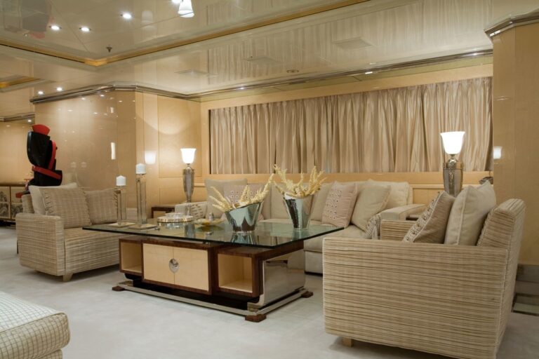 The 60m Yacht SUNDAY