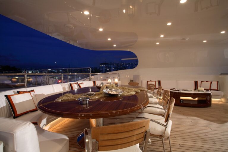 Life On Board Yacht SUNDAY