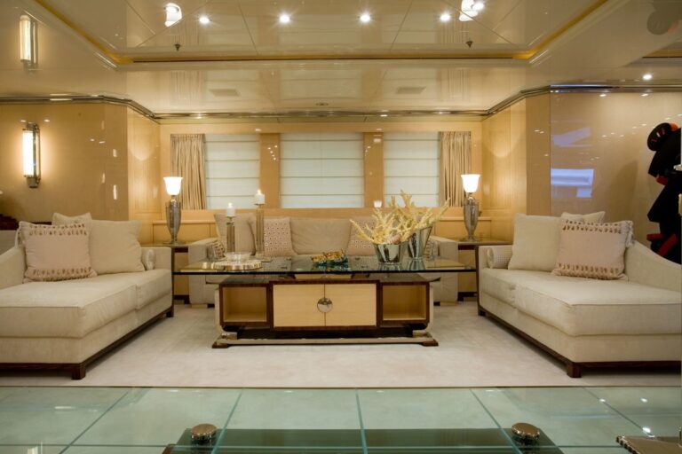 The 60m Yacht SUNDAY