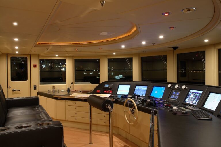The 60m Yacht SUNDAY