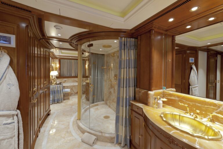 master ensuite