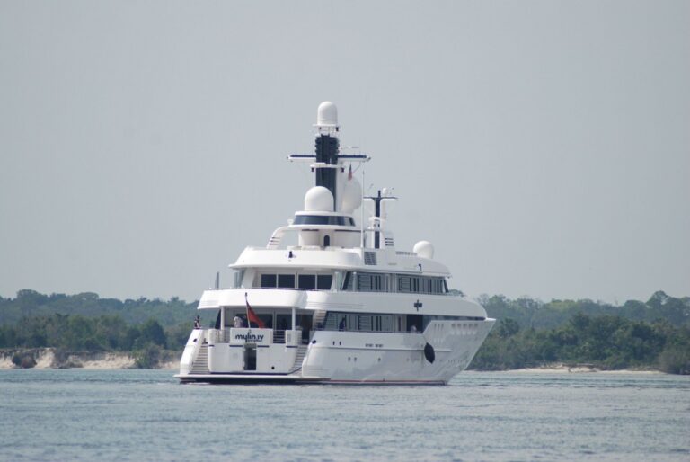 The 61m Yacht MYLIN IV