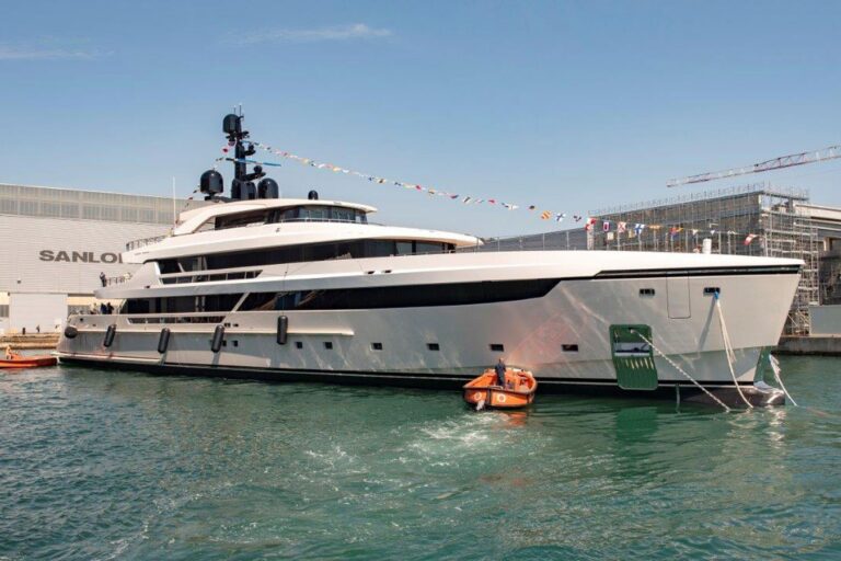 62M CUSTOM SUPERYACHT