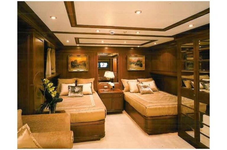Twin Bed Cabin Aboard Yacht APOGEE
