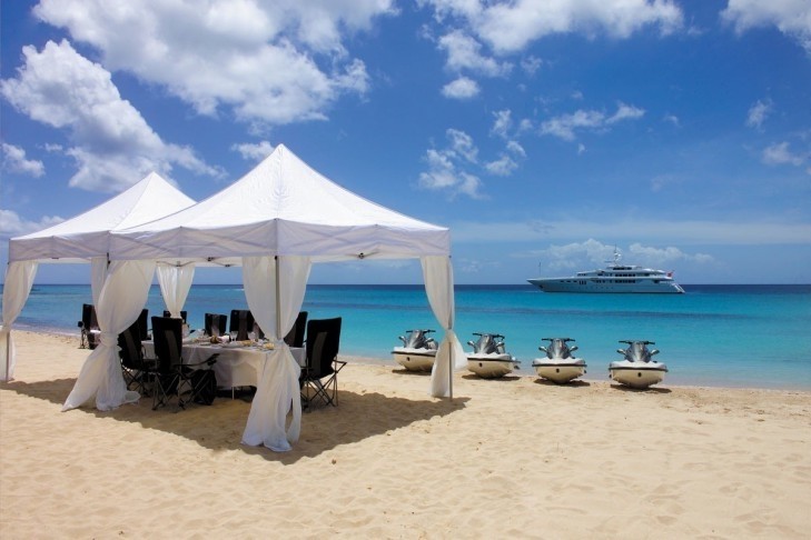 Beach Social On Yacht APOGEE