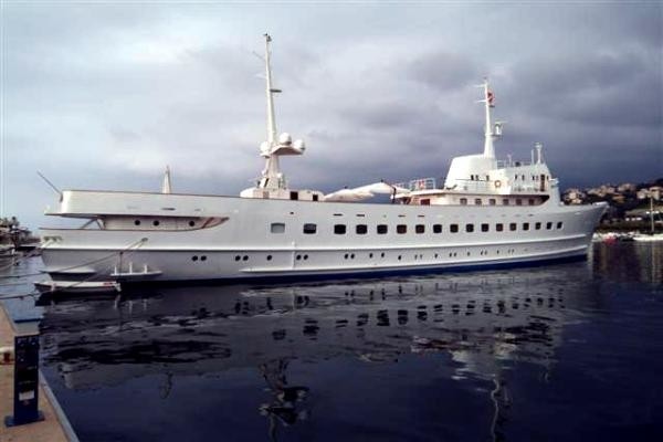 Profile Aspect On Yacht BLUE DAWN
