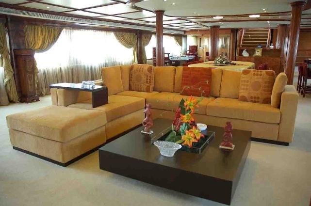 Premier Saloon On Board Yacht BLUE DAWN