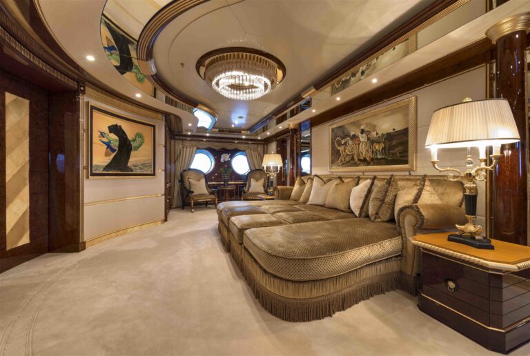 master suite lounge area